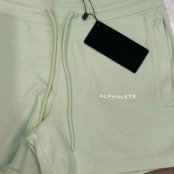 ALPHALETE NWT ESSENTIAL CORE SHORT IN FROZEN SPRING SIZE SMALL - Picture 4 of 6